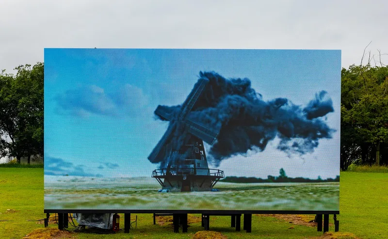 과열된 풍차 Overheated Windmill, 포집된 자연 Captured Nature